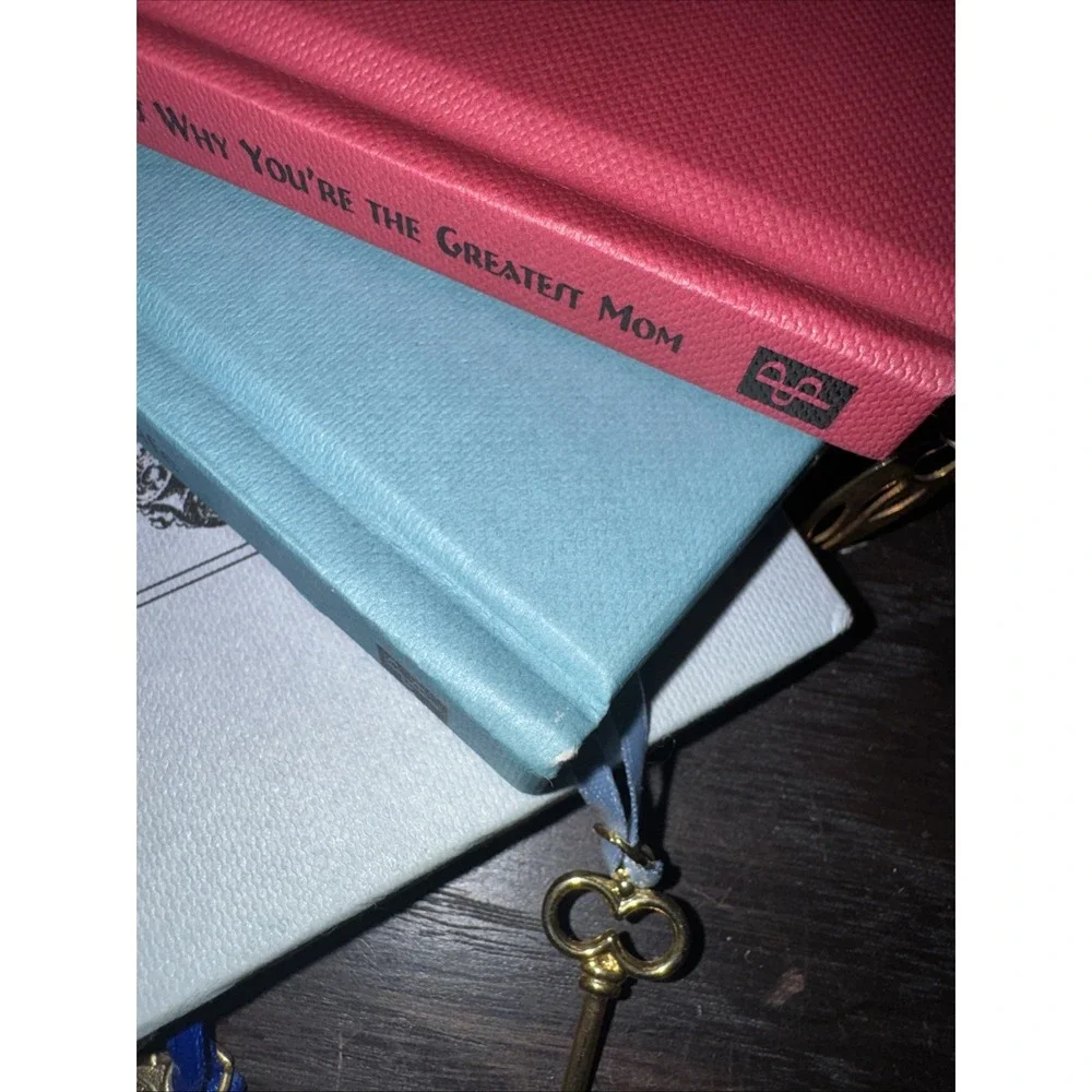 Vintage Set Of 3 Hardcopy Hardcover Mini‎ Books. 3.25